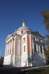 Fototapeta na wymiar Moscow, the church of Varvari in Zaryade.