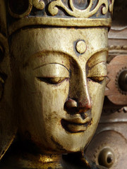 Fototapeta na wymiar Buddha im Halbprofil