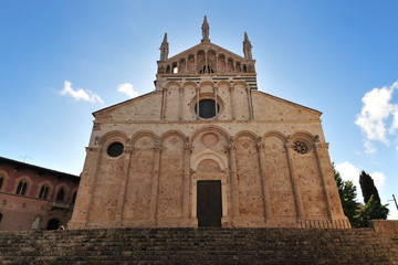 Fototapeta na wymiar Fasada kościoła Massa Marittima - Toskania
