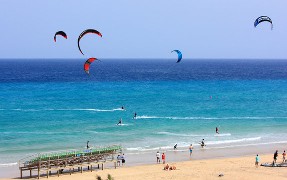 plage de comp&eacute;tition de kitesurf