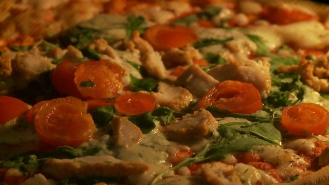 Pizza im Ofen (Zeitraffer)