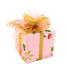 розовая подарочная коробка с бантом
