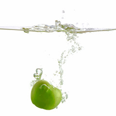 Green apple splashing