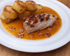 Beef with potatoes and sauce