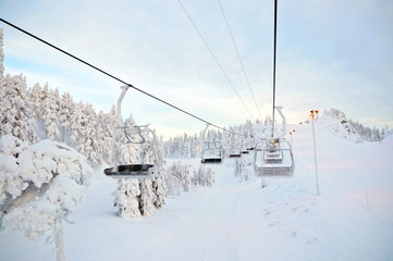 Fototapeta na wymiar Panorama z górki. Ruka, Finlandia