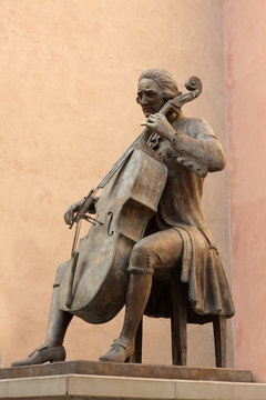 Statue of Luigi Boccherini