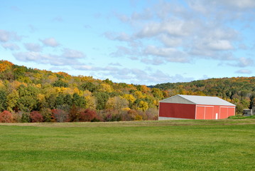 Obraz premium Barn in the Distance