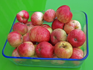 Red apples