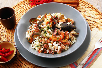 risotto con polpo, cozze e gamberi