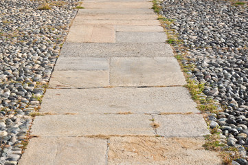 STRADA LASTRICATA