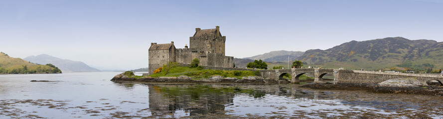 Fototapeta na wymiar Eilean donan castle highlands of scotland