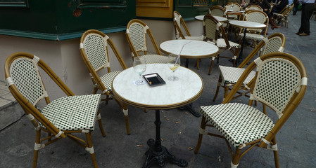 Fototapeta na wymiar Terrasse de Bistrot