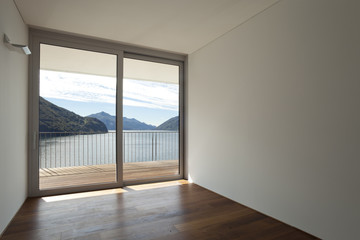 Small empty room, beautifull view on the lake