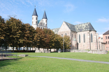 Fototapeta na wymiar Matka Boża MonasteryMarienkirche