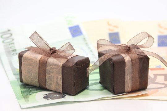 Geldgeschenk zweihundert I