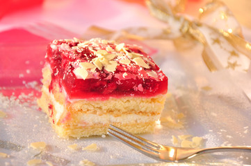 Fruchtiger Waldbeerenkuchen