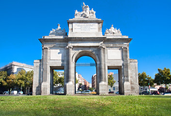 Fototapeta na wymiar Puerta de Toledo, Madrid, Spain