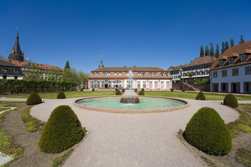Fototapeta premium Lustgarten mit Schloss, Erbach,Deutschland.