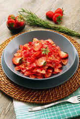 farfalle al sugo di fragola