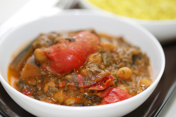 Chickpea, Red Pepper and Spinach Curry