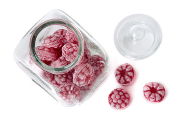 Himbeerbonbons im Bonbonglas