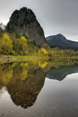 Fototapeta premium Beacon Rock Reflection