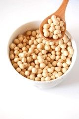 器に入った大豆