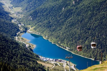 Fototapeta na wymiar Wysokość jezioro (Fabr?ges Pyrenees - Francja)