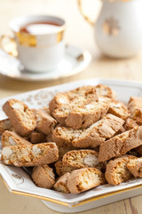 italian cantuccini cookies with tea