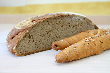 Steinofenbrot und Salzstangerl