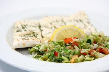 burek arabi con verdure miste e limone