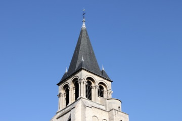 Fototapeta na wymiar Clocher de l'église Saint Germain des Prés à Paris