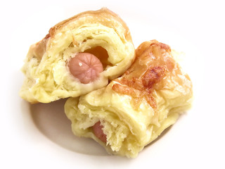 Breakfast bread. Quick snacks to eat.Insert the sausage in the m
