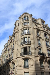 Fototapeta na wymiar Immeuble bourgeois du quartier d'Auteuil à Paris