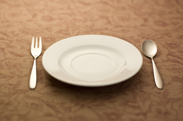 スプーンとフォークとお皿