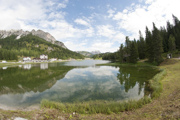 Fototapeta na wymiar Misurina Lake, Italy