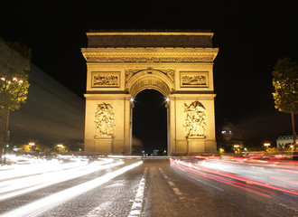 Fototapeta na wymiar Piękny widok na noc z Łuku Triumfalnego Paryż Francja