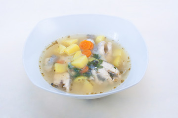 Russische Fischbrühe