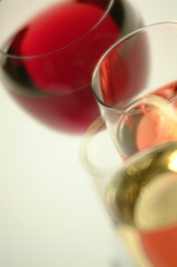 Verres de vins blanc, rouge et rosé 