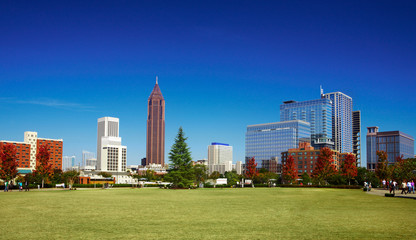 Fototapeta na wymiar Park i skyline. Atlanta, GA.
