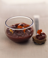 Confiture de pensée et de fraise des bois 