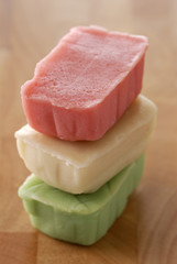 Pile d'assortiment de pâte d'amande