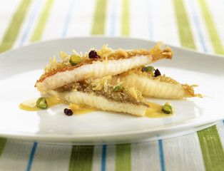 Poisson de côte aux fruits secs, sauce curry