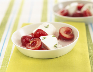 Cerises à la mousse de yaourt