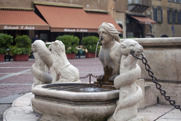 Sfinge, Fontana Contarini - Bergamo Alta