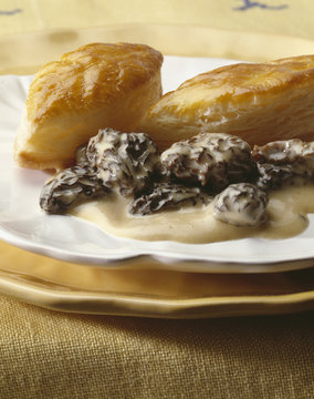 Feuillet&eacute;s aux morilles