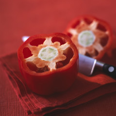 Poivron rouge coupé 