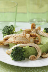 Goujonnettes de sole et purée de brocolis