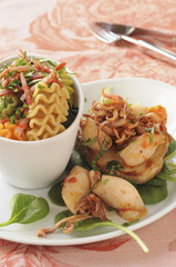 Grenadin de veau aux chipirons et au chorizo