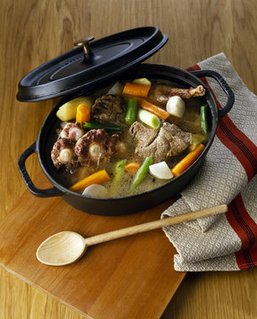Cuire les l&eacute;gumes avec la viande 